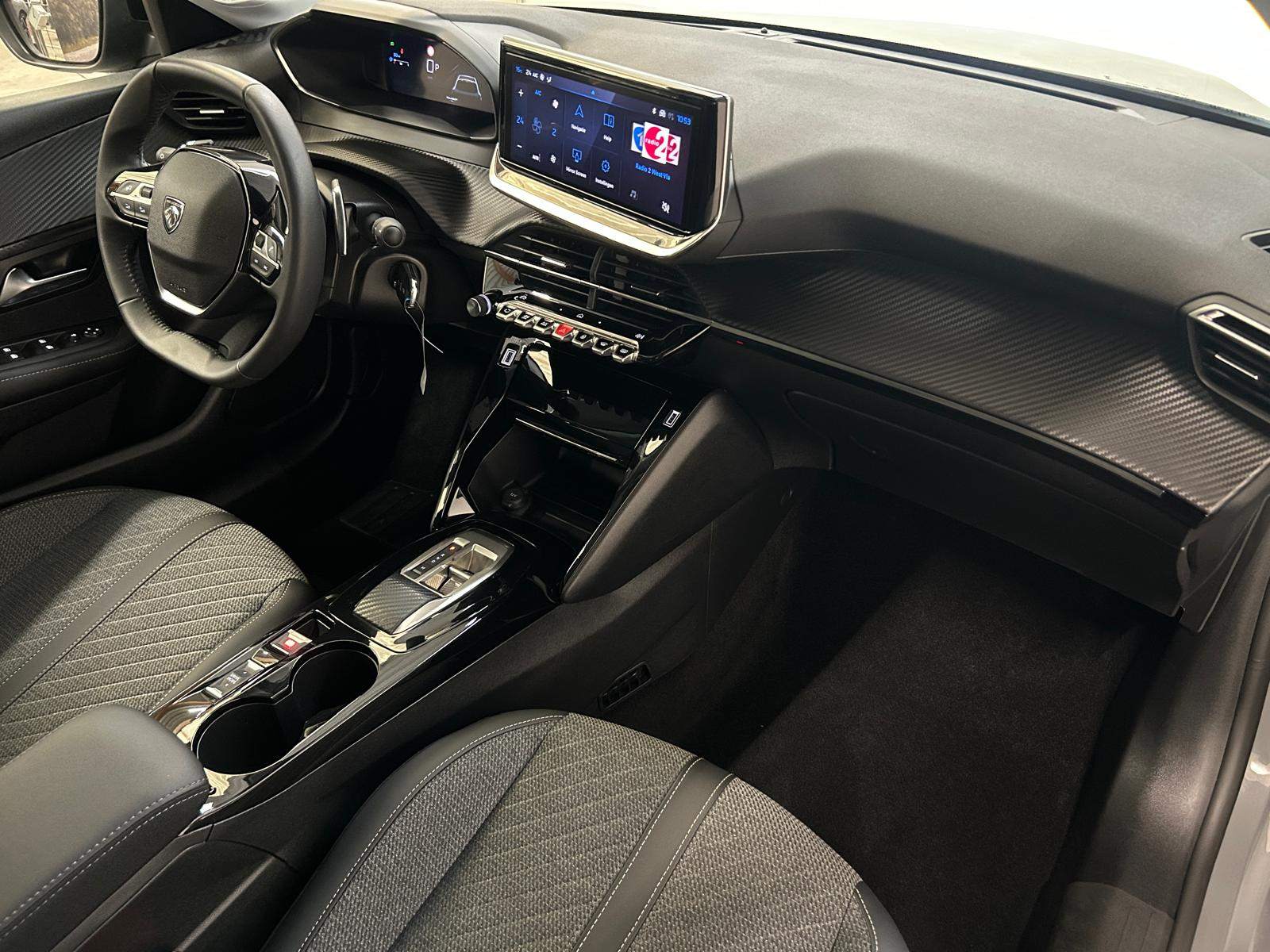 Peugeot 208 Hybrid Allure e-DCS6