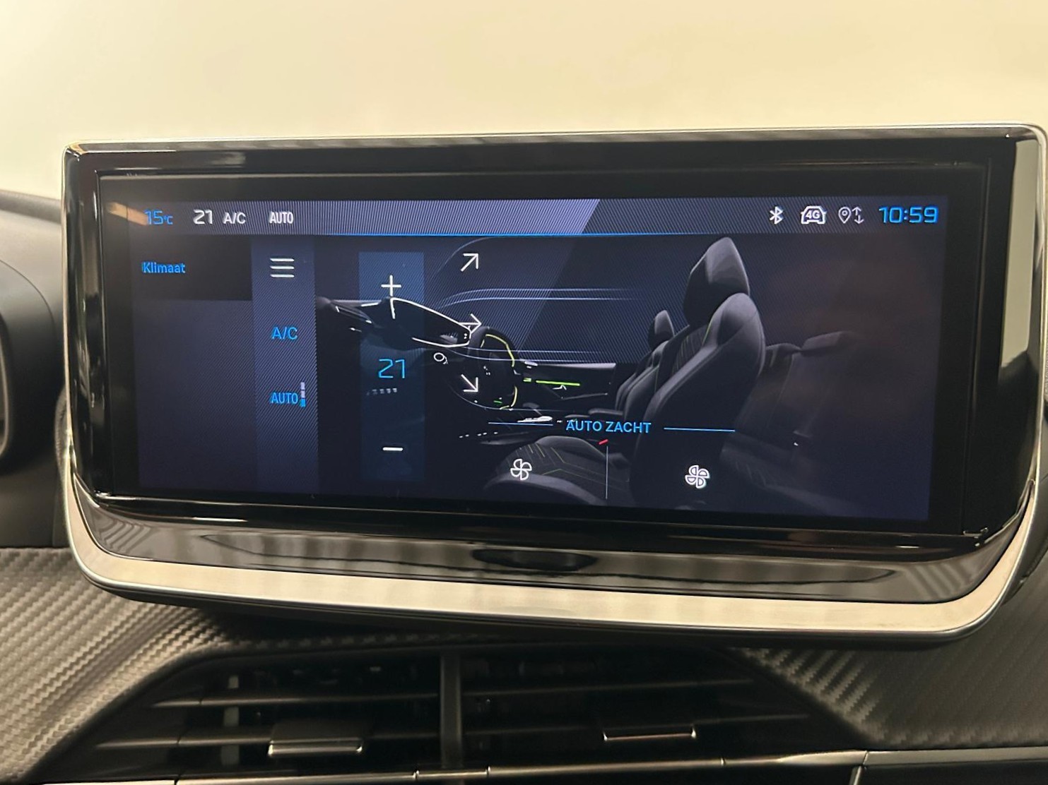 Peugeot 208 Hybrid Allure e-DCS6