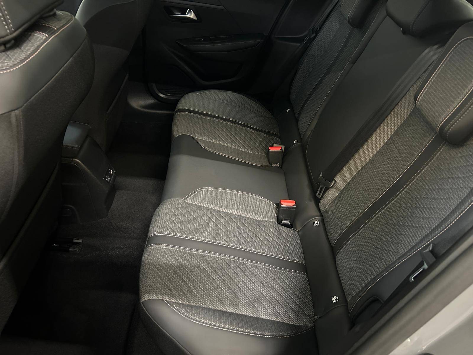 Peugeot 208 Hybrid Allure e-DCS6