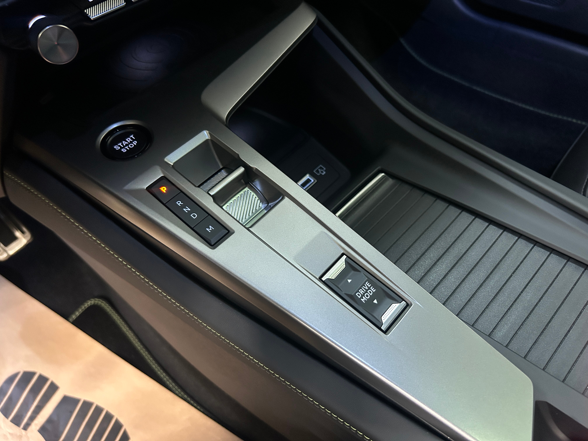 Peugeot 408 Hybrid GT Exclusive e-DCS6