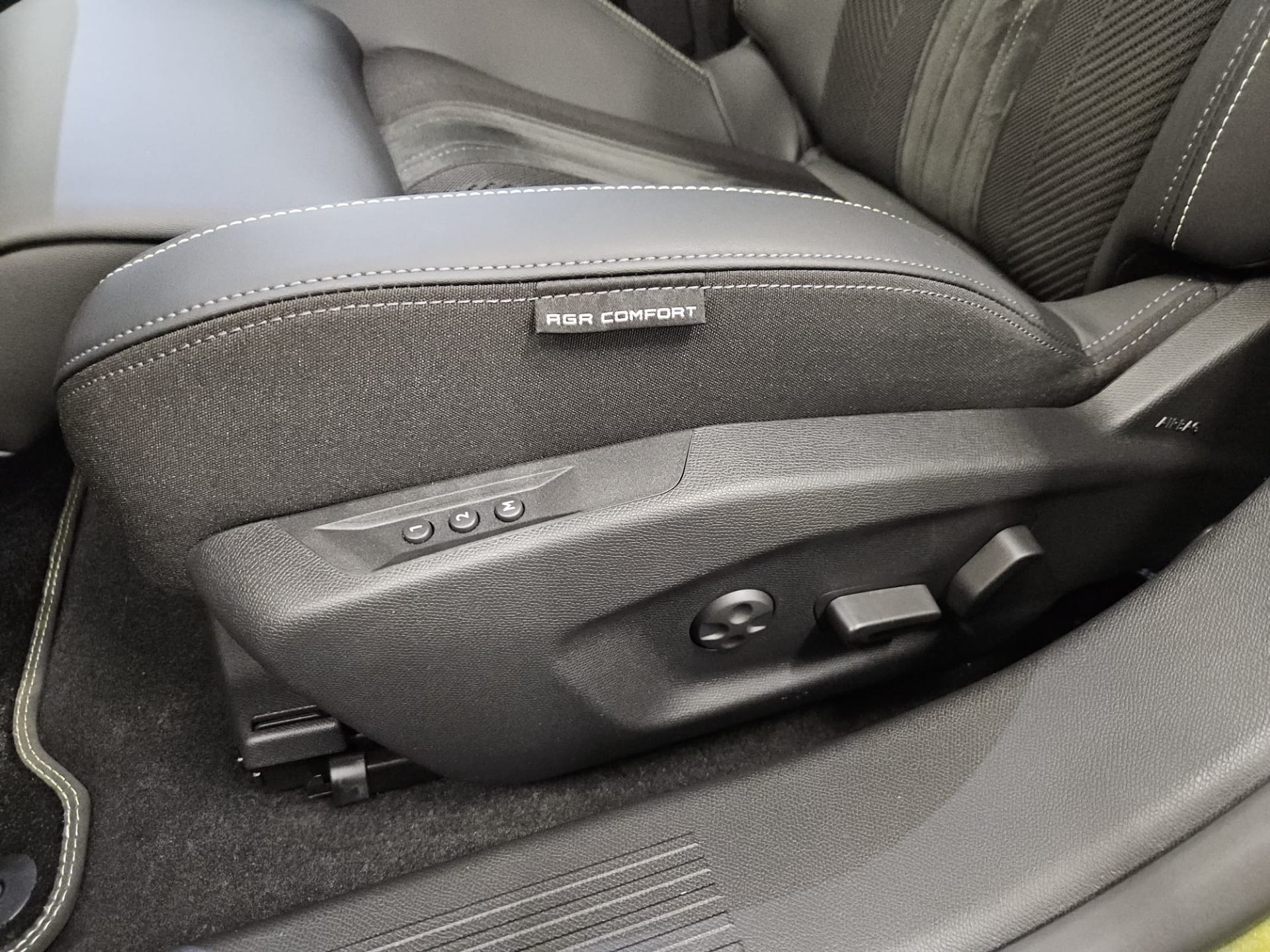 Peugeot 408 Hybrid GT Exclusive e-DCS6