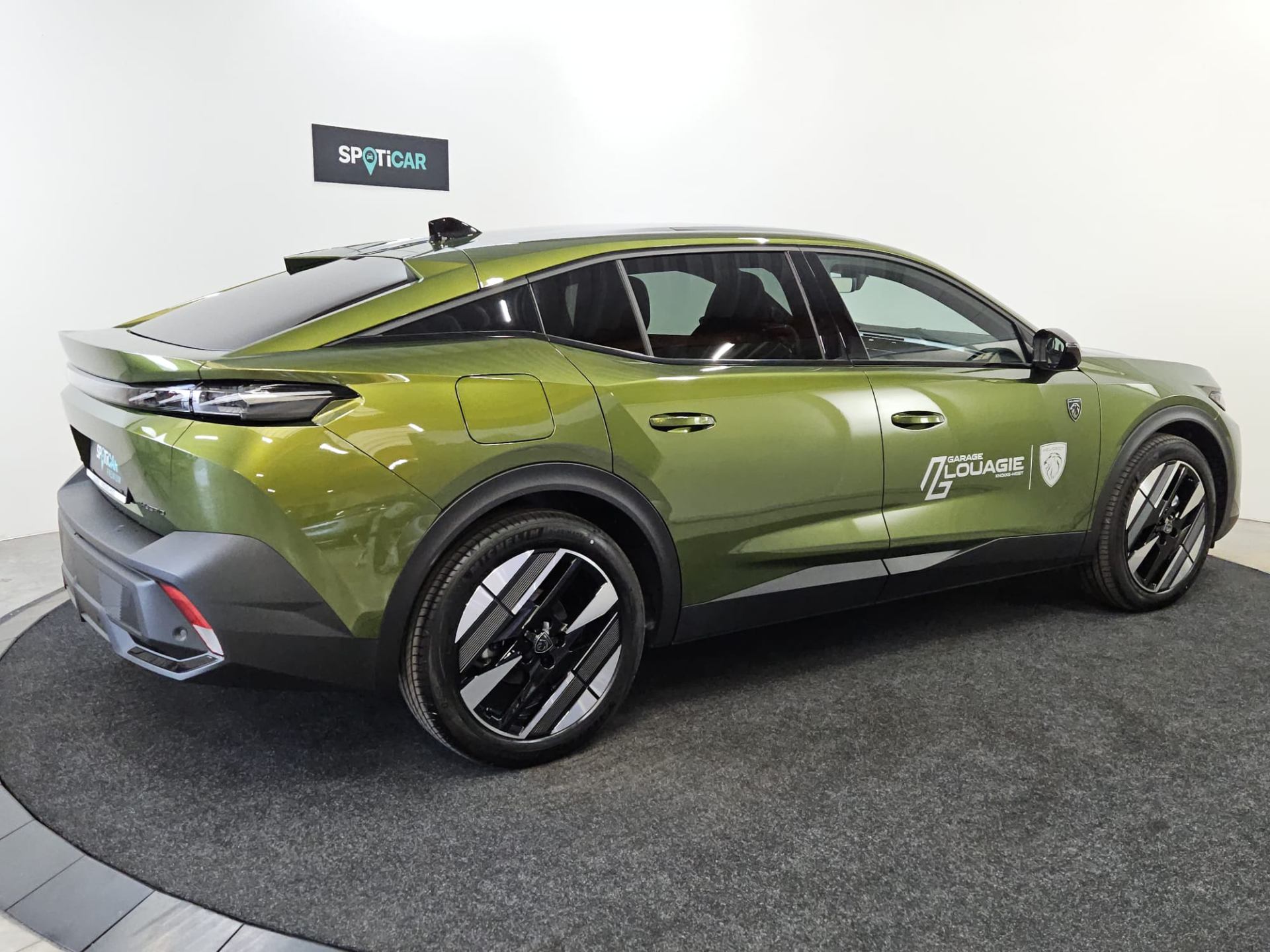 Peugeot 408 Hybrid GT Exclusive e-DCS6