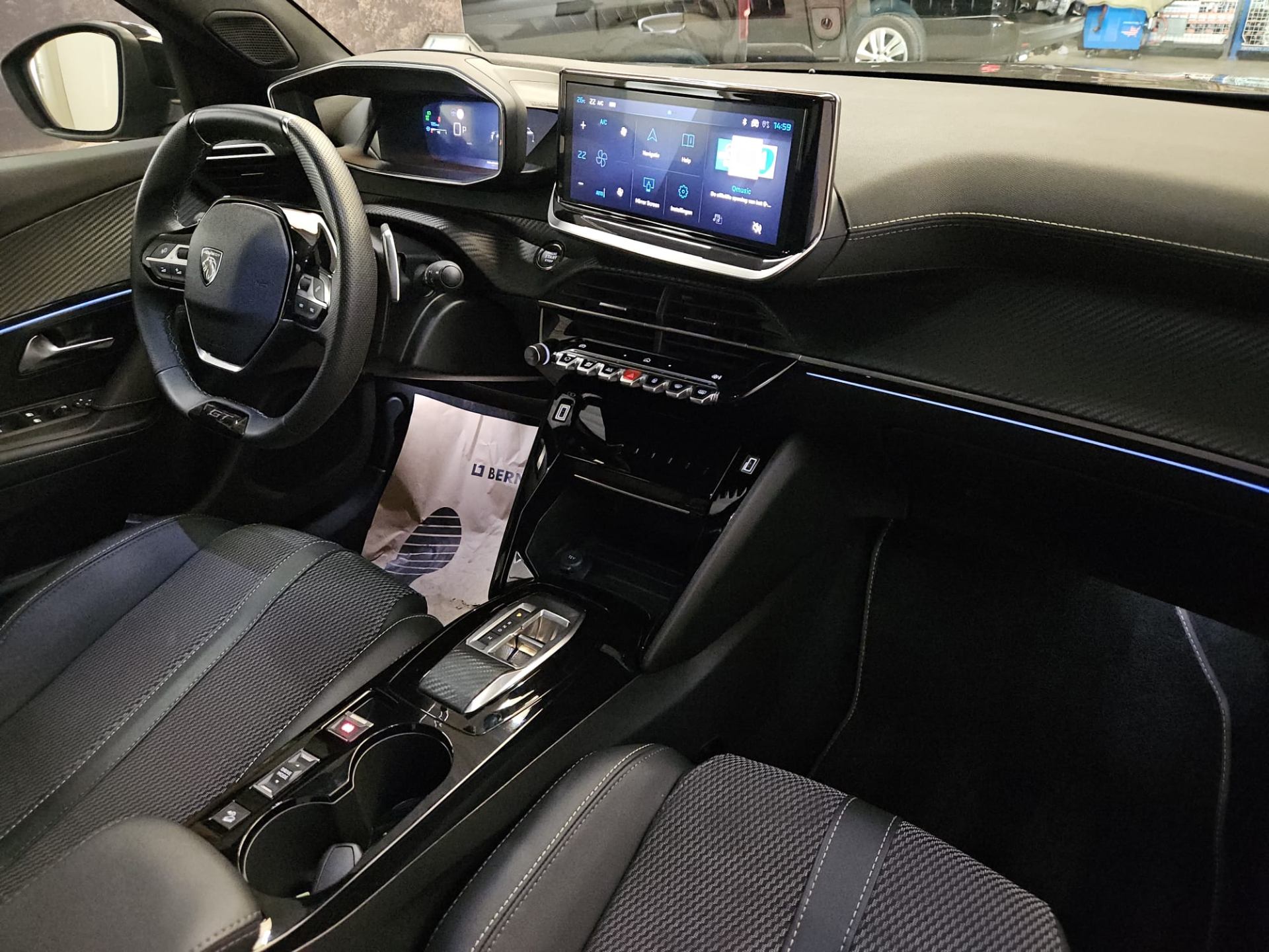 Peugeot 2008 Hybrid GT e-DSC6