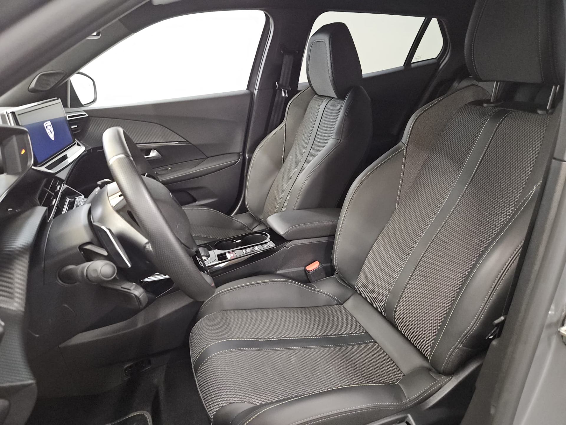 Peugeot 2008 Hybrid GT e-DSC6